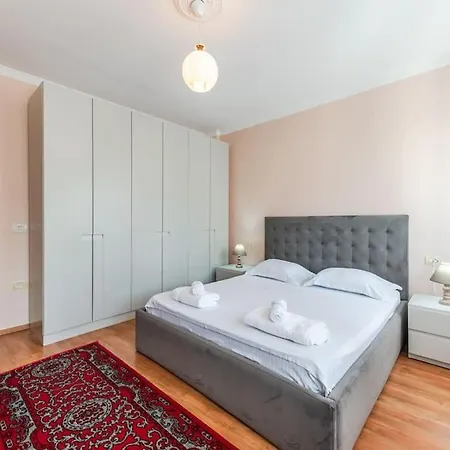 The Vibrant Hub Apartment
